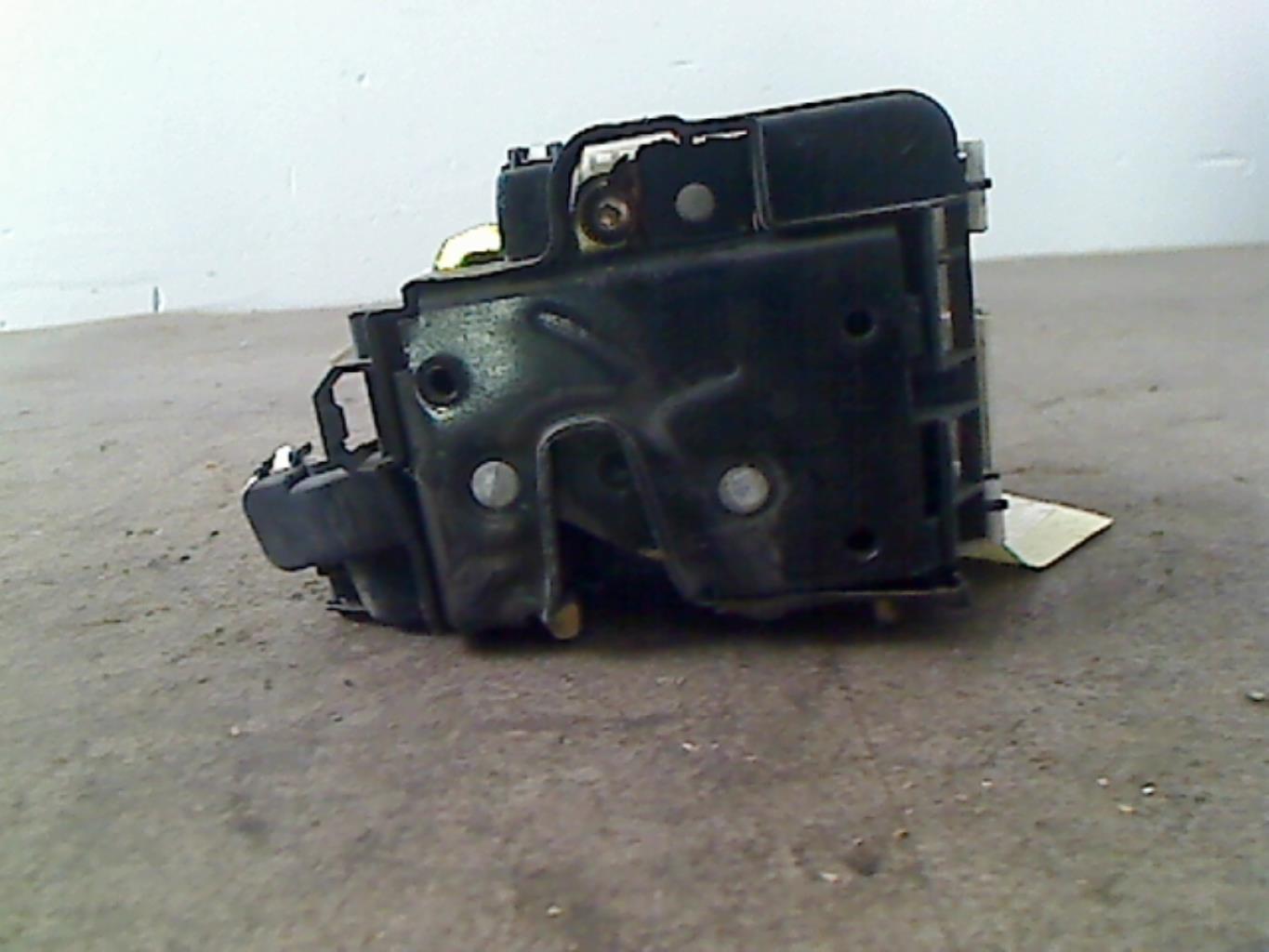 Serratura posteriore destra VOLKSWAGEN POLO 3 PHASE 2 Gasolina - 1