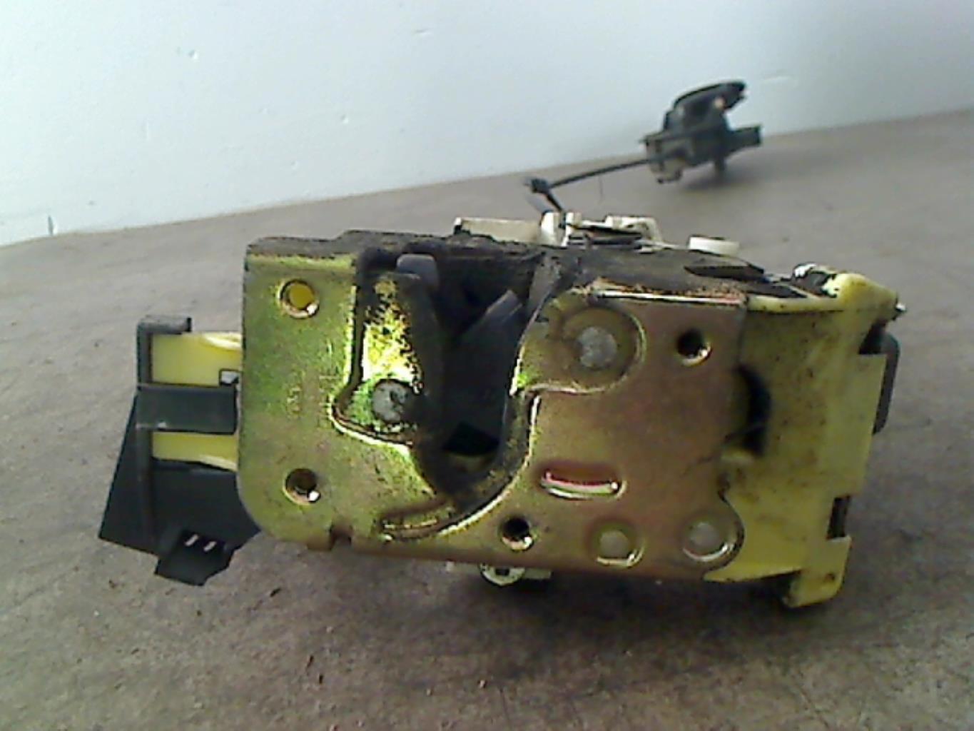 Serrure arriere gauche FORD FOCUS 1 Diesel - 1