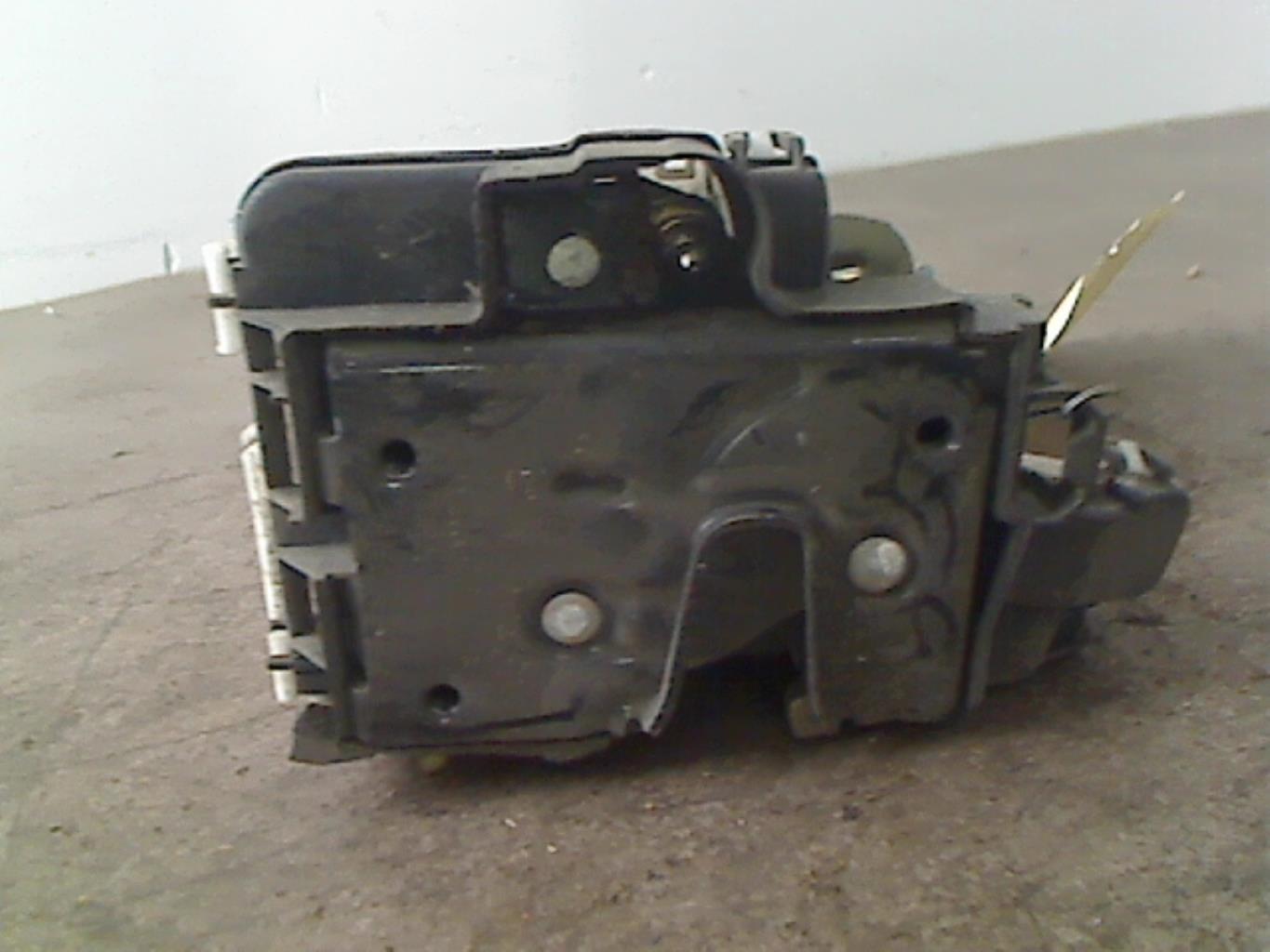 Serratura posteriore sinistra VOLKSWAGEN POLO 3 PHASE 2 Gasolina - 1