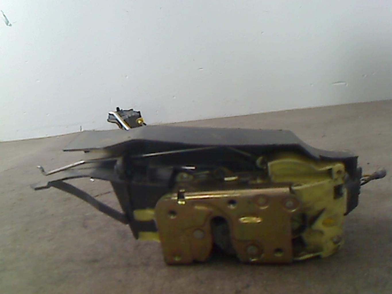 Serrure avant droit FORD FOCUS 1 Diesel - 1