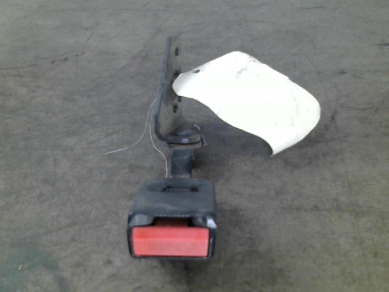 Aggancio cintura sicurezza posteriore destro PEUGEOT 407 PHASE 1 BREAK Diésel - 1