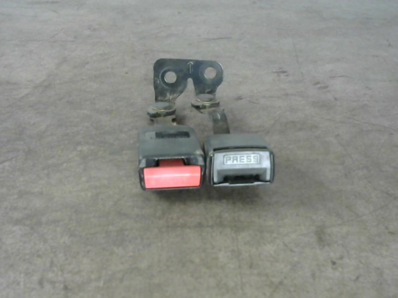 Aggancio cintura sicurezza posteriore sinistro PEUGEOT 607 PHASE 1 Diésel - 1