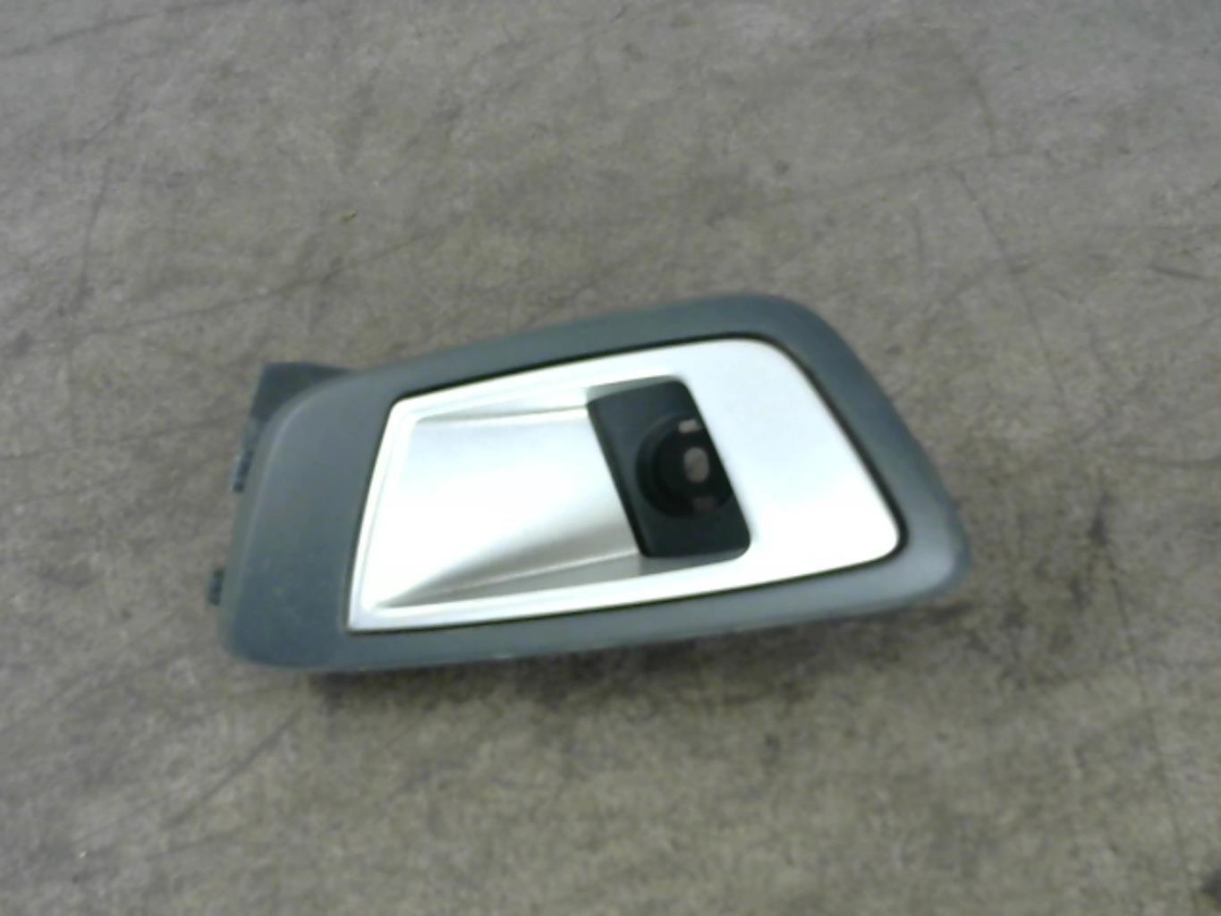 Maniglia interna posteriore destra FORD FIESTA 6 PHASE 1 Diésel - 1