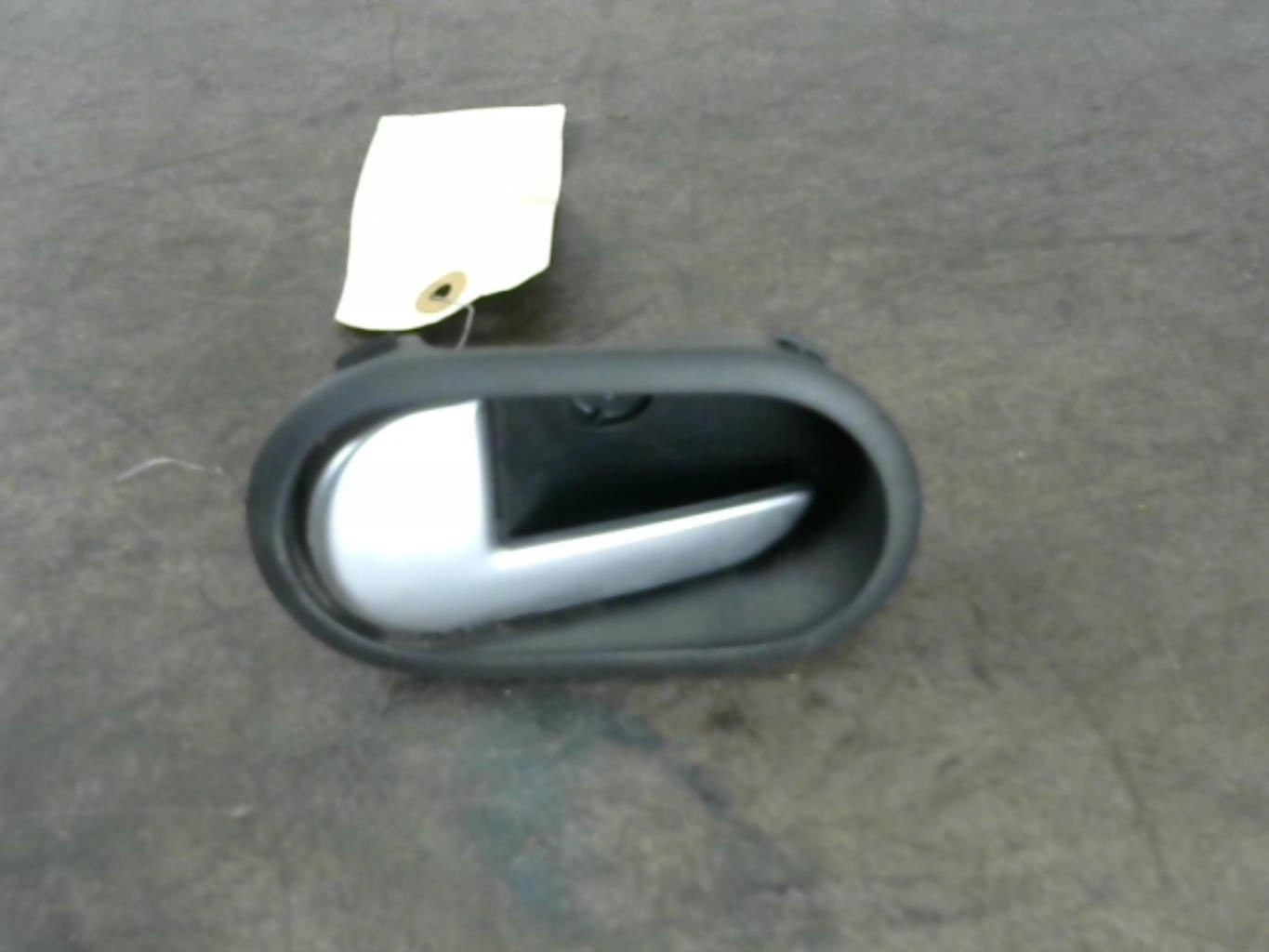 Maniglia interna posteriore sinistra FORD FIESTA 5 PHASE 2 Diésel - 1
