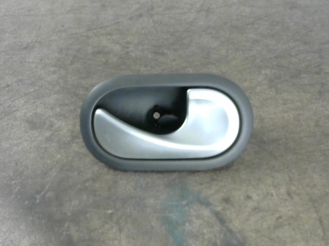Maniglia interna anteriore destra RENAULT CLIO 3 PHASE 2 Diésel - 1