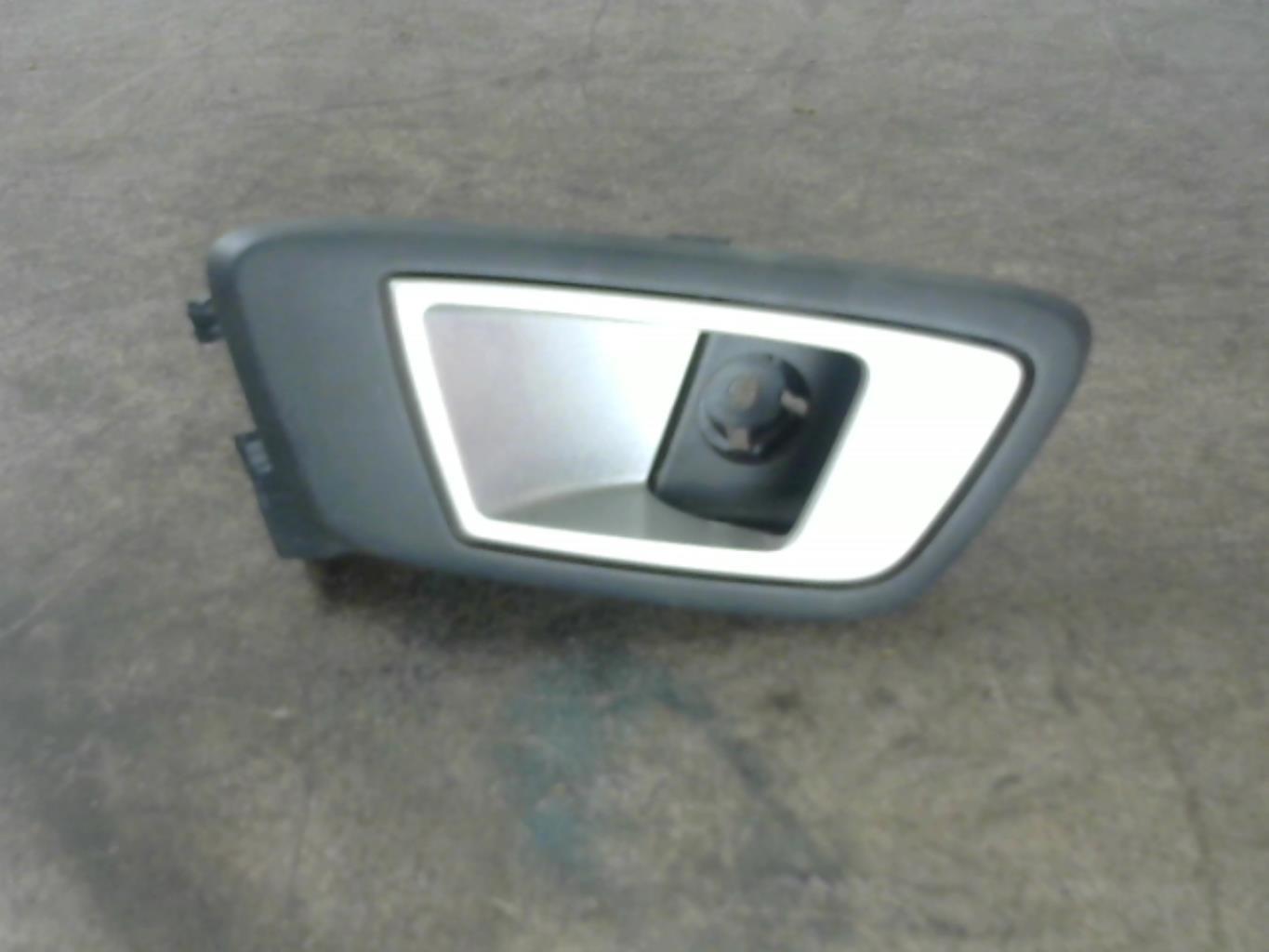 Maniglia interna posteriore sinistra FORD FIESTA 6 PHASE 1 Diésel - 1