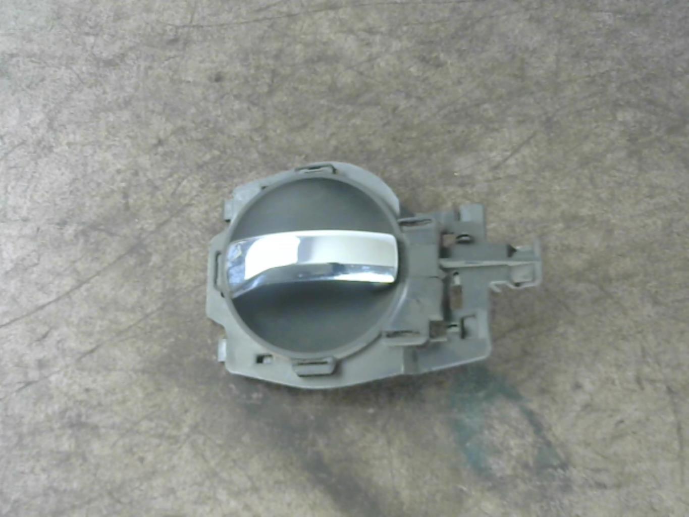 Maniglia portiera posteriore sinistra CITROEN C3 1 PHASE 1 Diésel - 1