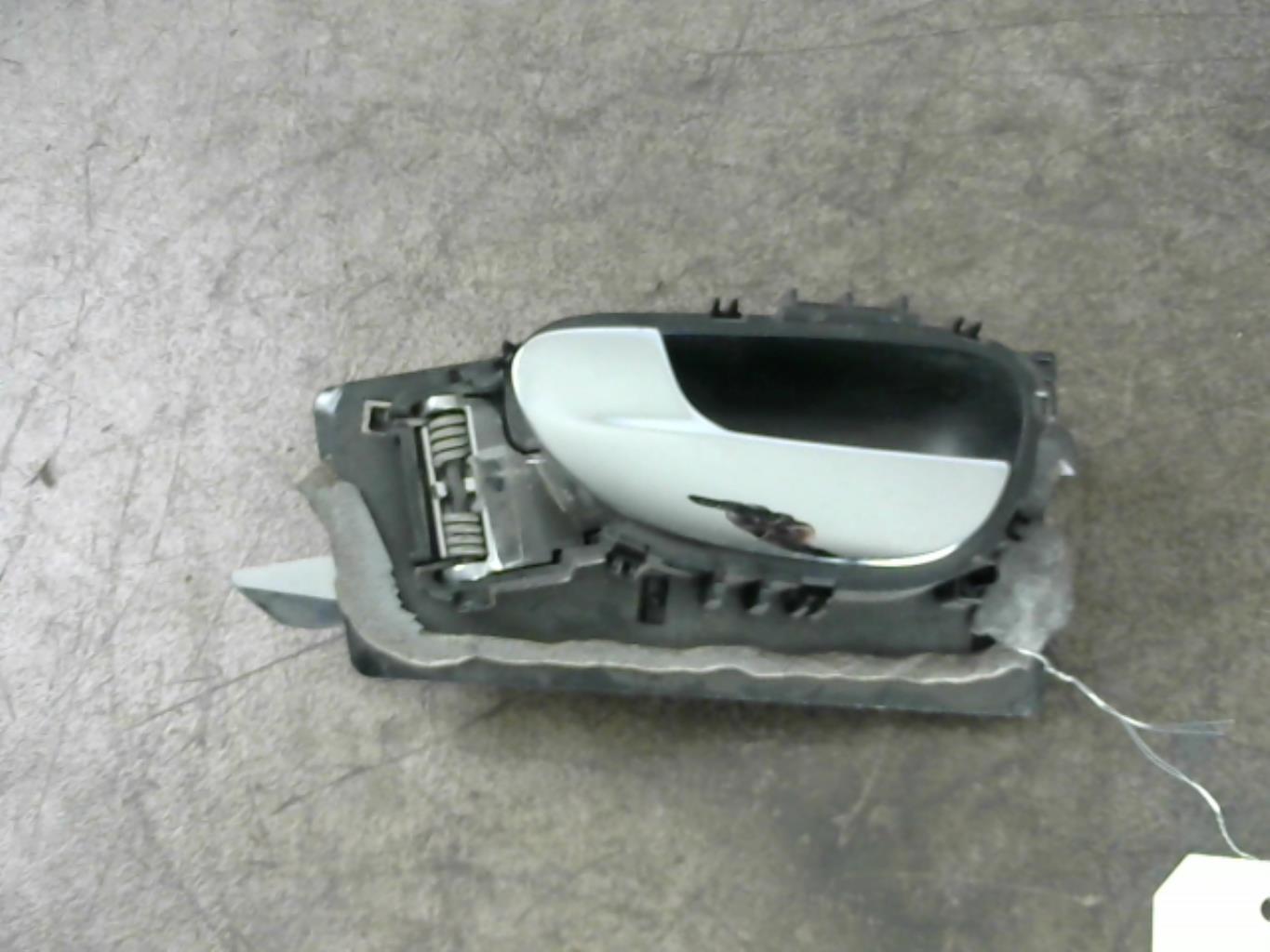 Maniglia portiera anteriore sinistra PEUGEOT 307 PHASE 1 Diésel - 1