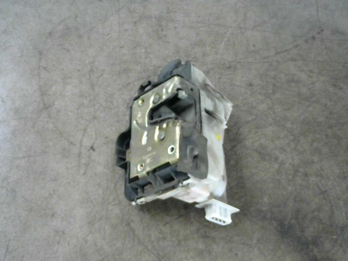 Serratura posteriore sinistra VOLKSWAGEN VENTO Diésel - 1