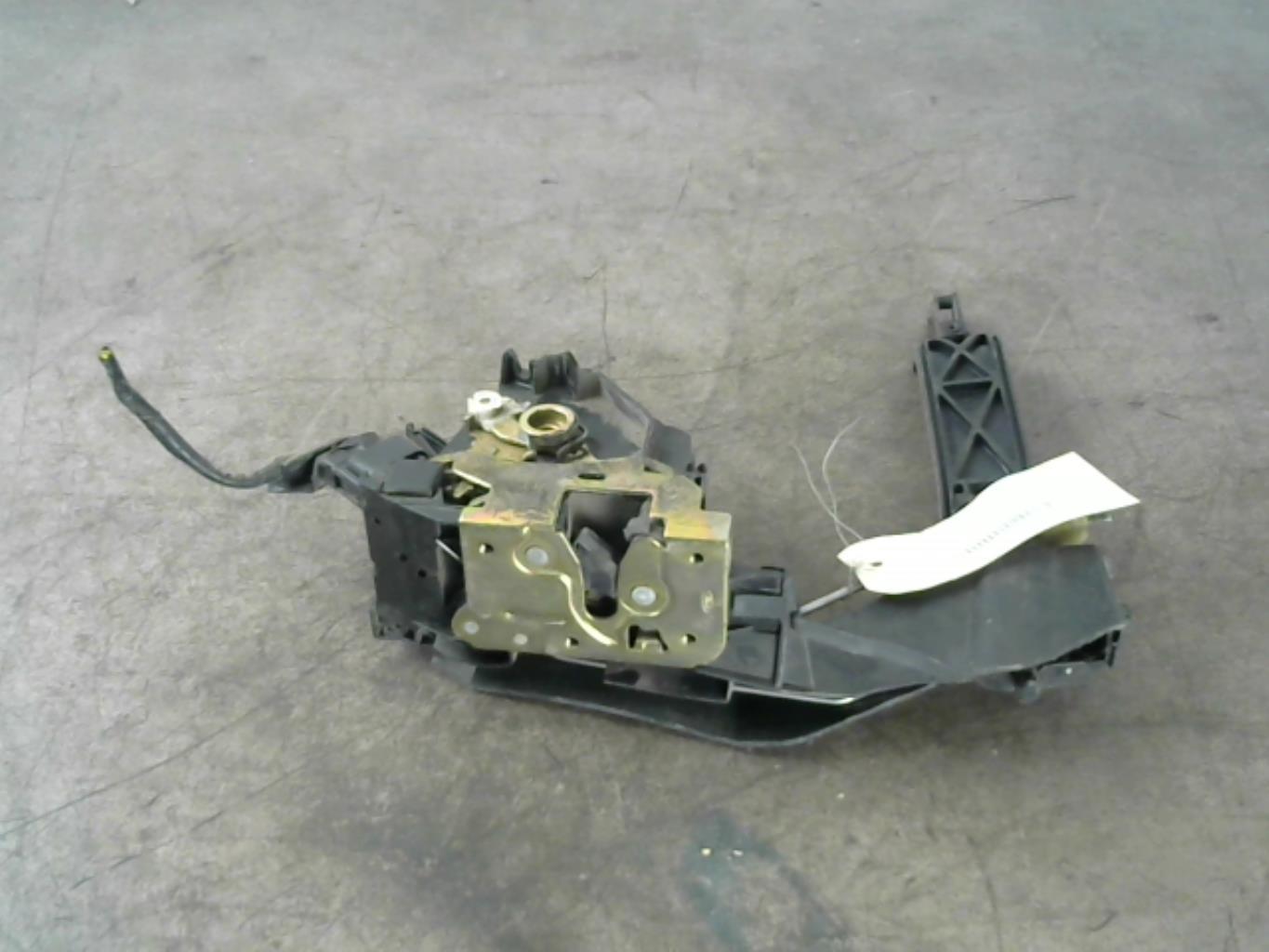 Serrure avant droit FORD FOCUS 1 BREAK Diesel - 1