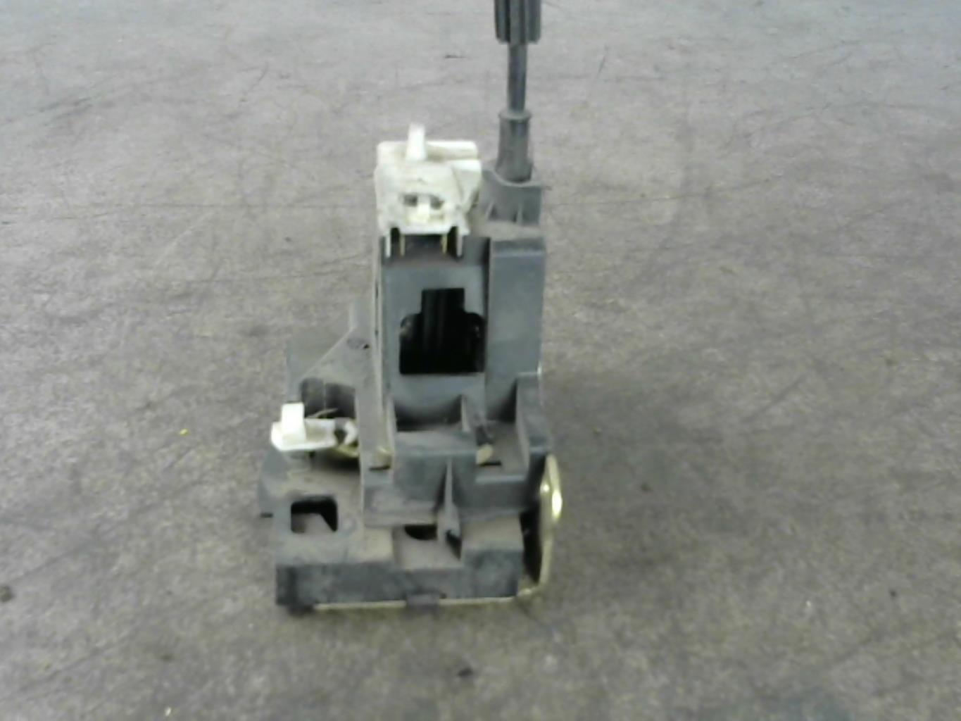 Serrure avant droit RENAULT CLIO 2 PHASE 2 Diesel - 1