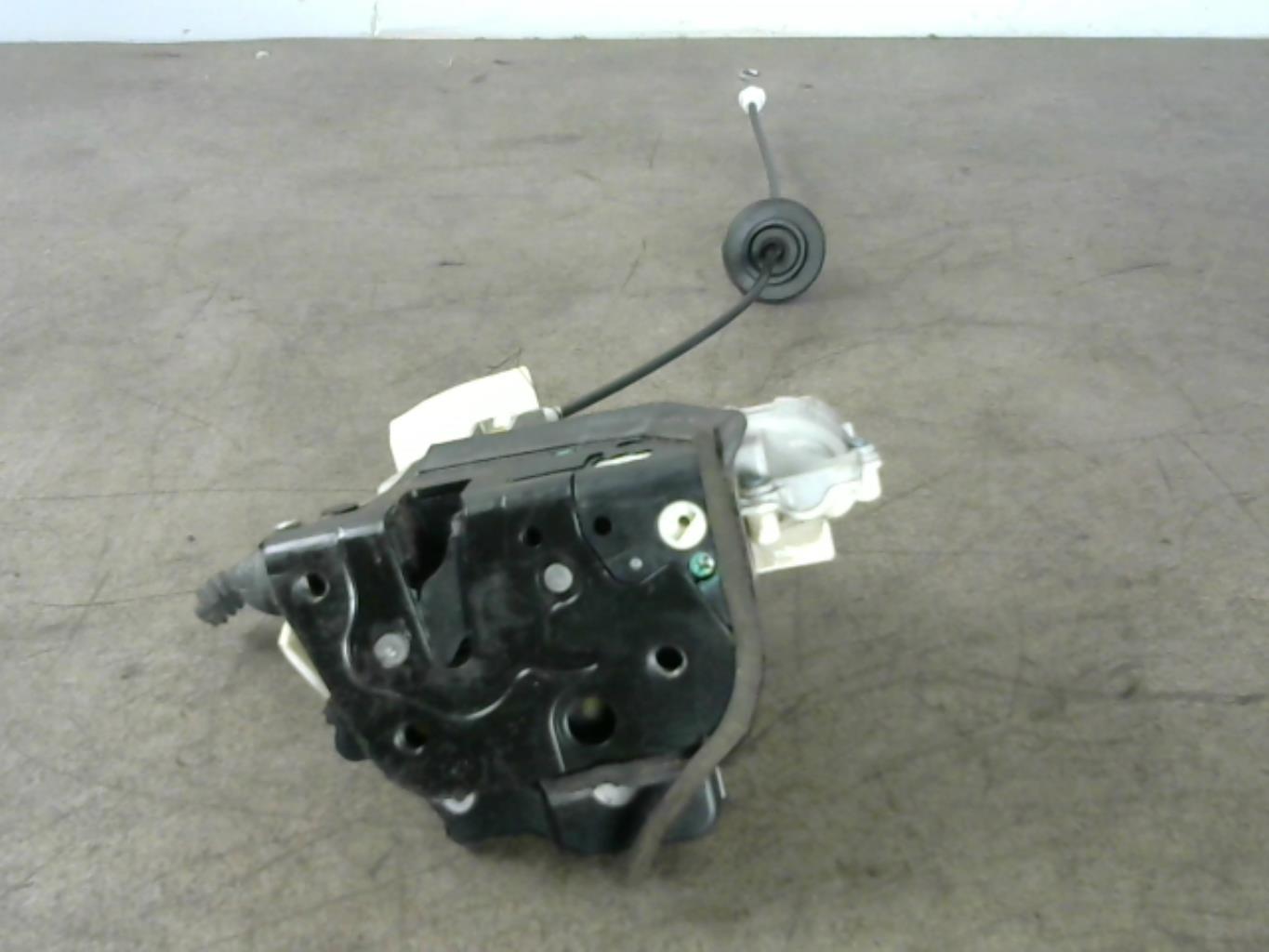 Serrure avant gauche AUDI A4 2 AVANT PHASE 2 BREAK Diesel - 1