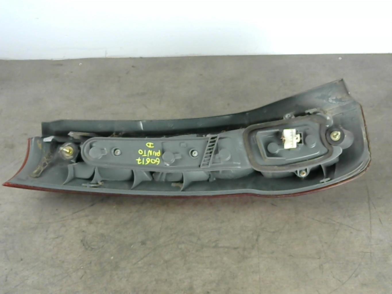 Fanale posteriore principale destro (luci) FIAT PUNTO 1 PHASE 1 Gasolina - 1