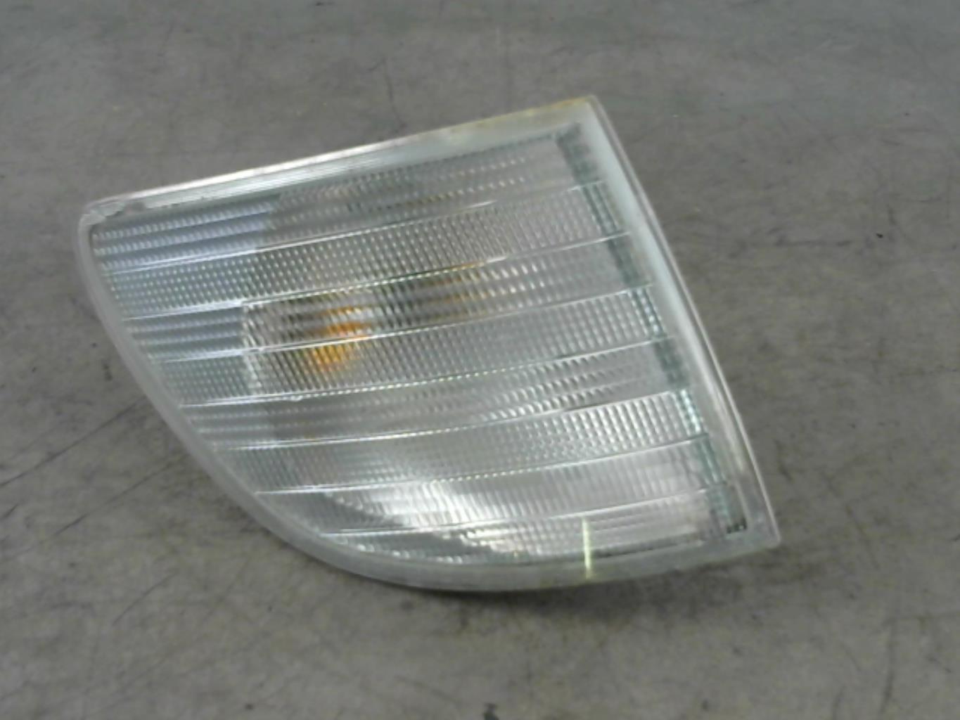 Gruppo ottico anteriore secondario destro (luci)(freccia) MERCEDES VITO 638 Diésel - 1