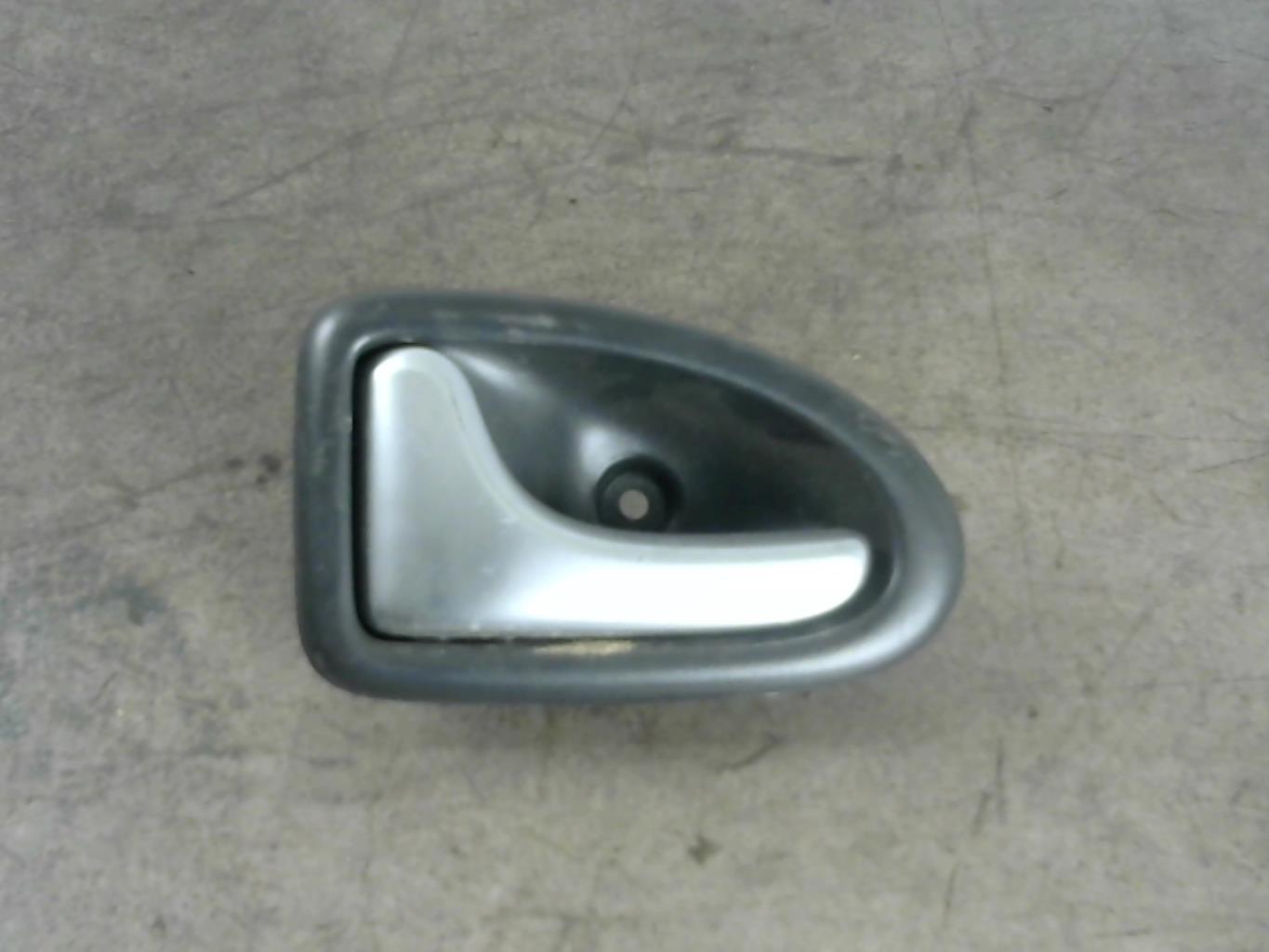 Poignee interieur avant gauche RENAULT TRAFIC 2 PHASE 2 Diesel - 1