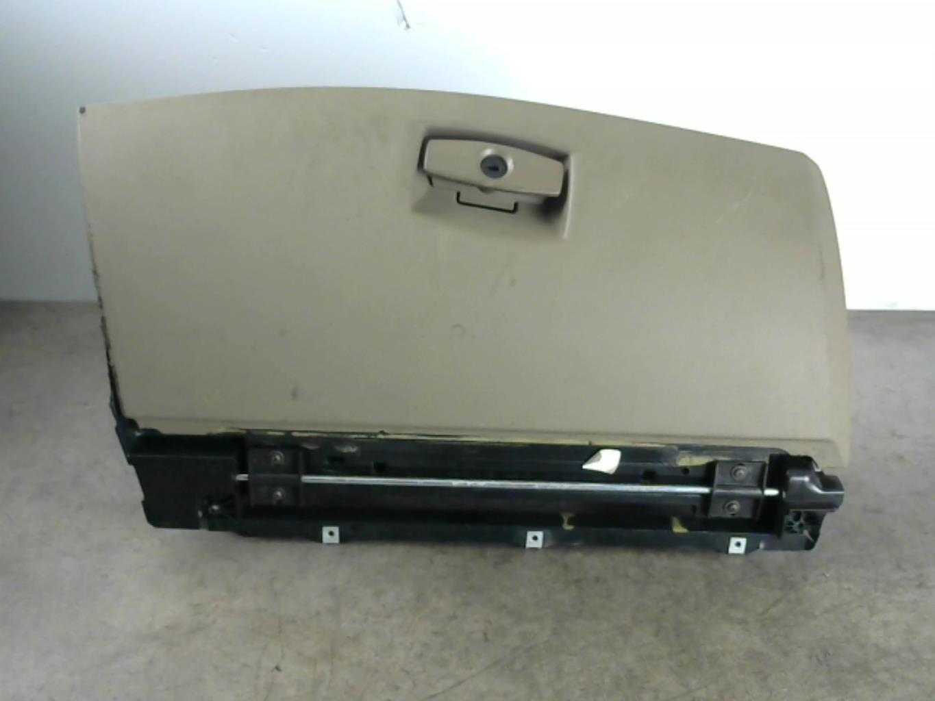 Boite a gants BMW SERIE 5 E60 PHASE 2 Diesel - 1
