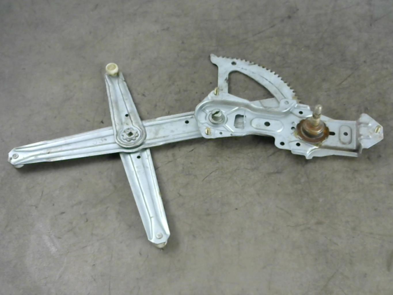Alzacristalli manuale posteriore destro PEUGEOT 205 PHASE 2 Gasolina - 1