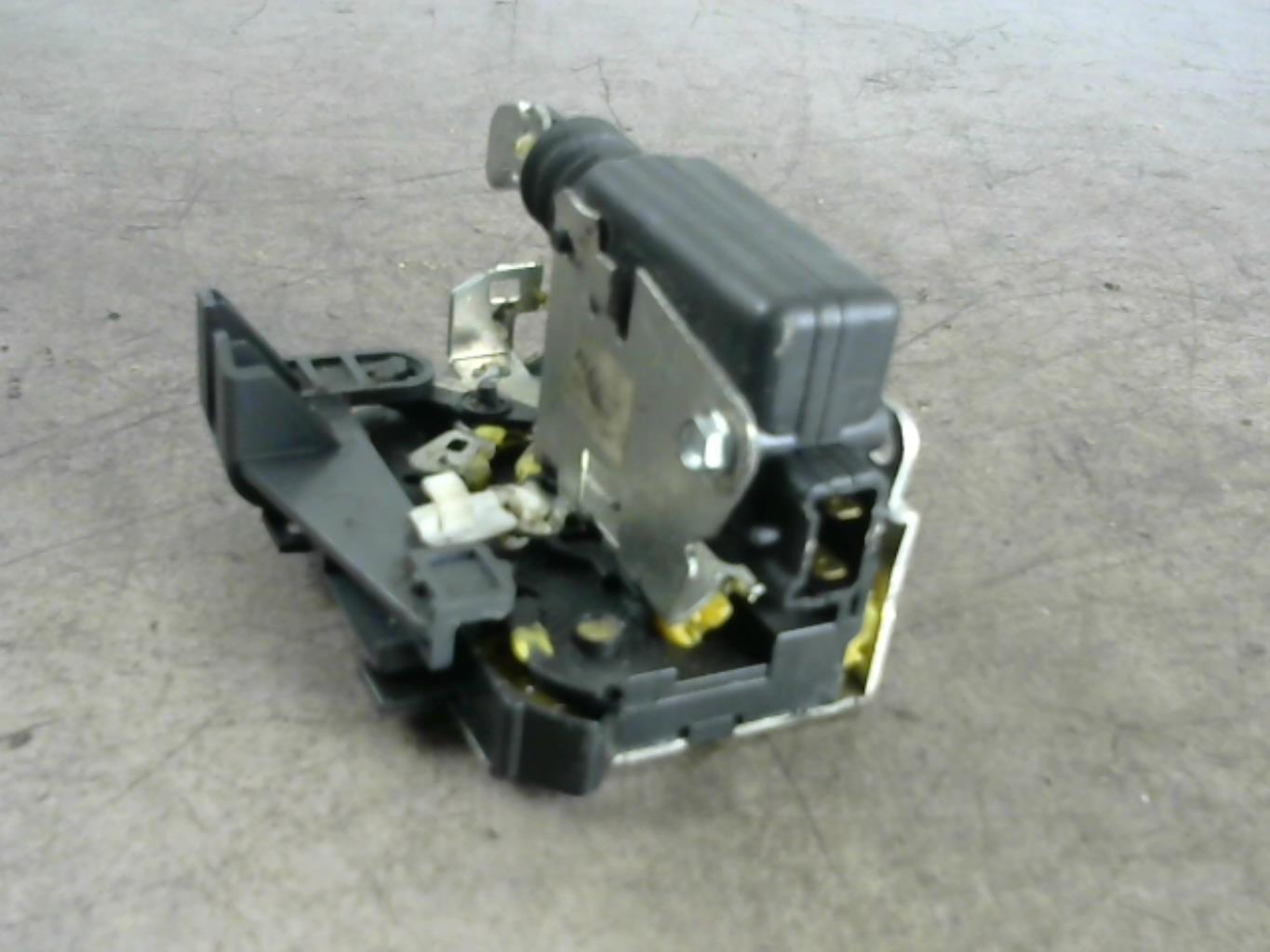 Serrure avant droit DACIA SANDERO 1 Diesel - 1