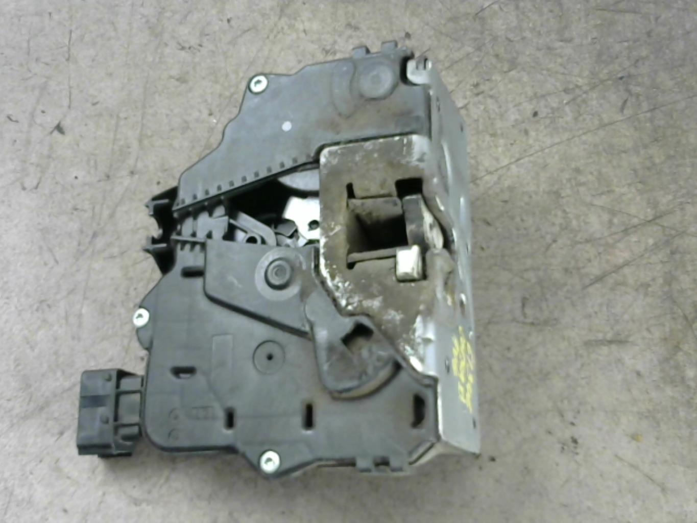 Serrure avant gauche OPEL CORSA D PHASE 1 Diesel - 1