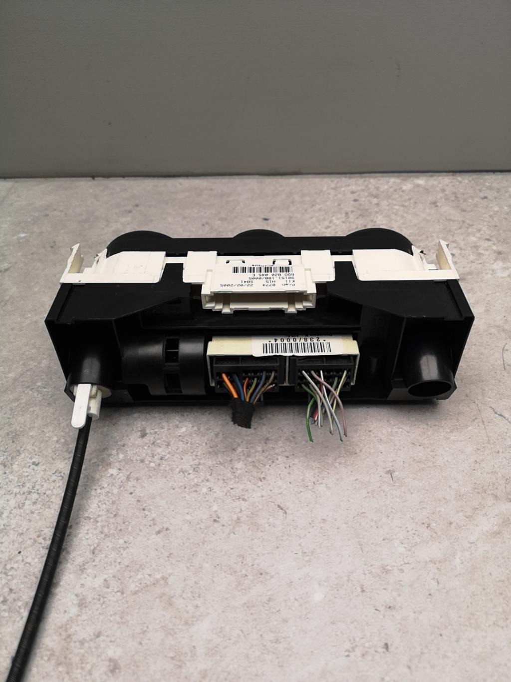 Commande chauffage VOLKSWAGEN POLO 4 PHASE 2 Essence - 1