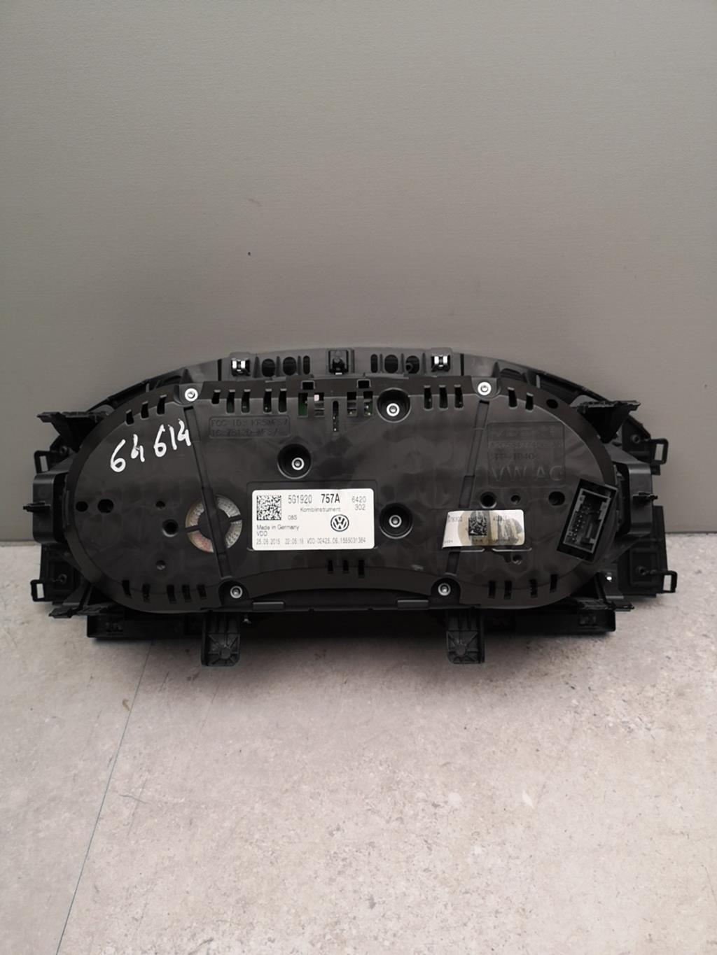 Compteur VOLKSWAGEN GOLF 7 PHASE 1 Diesel - 1