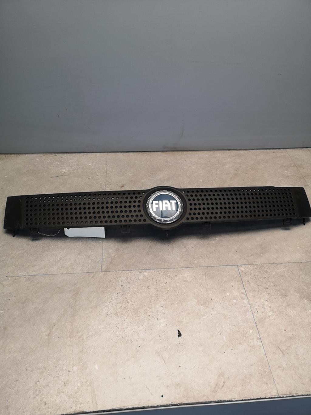 Calandre FIAT PANDA 2 PHASE 1 Essence - 1