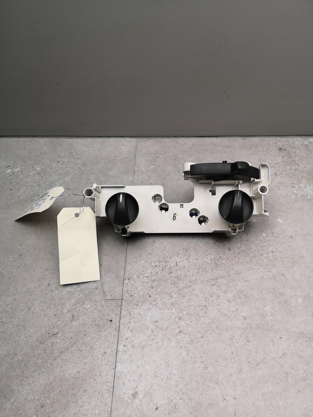 Commande chauffage TOYOTA YARIS 1 PHASE 2 Essence - 1