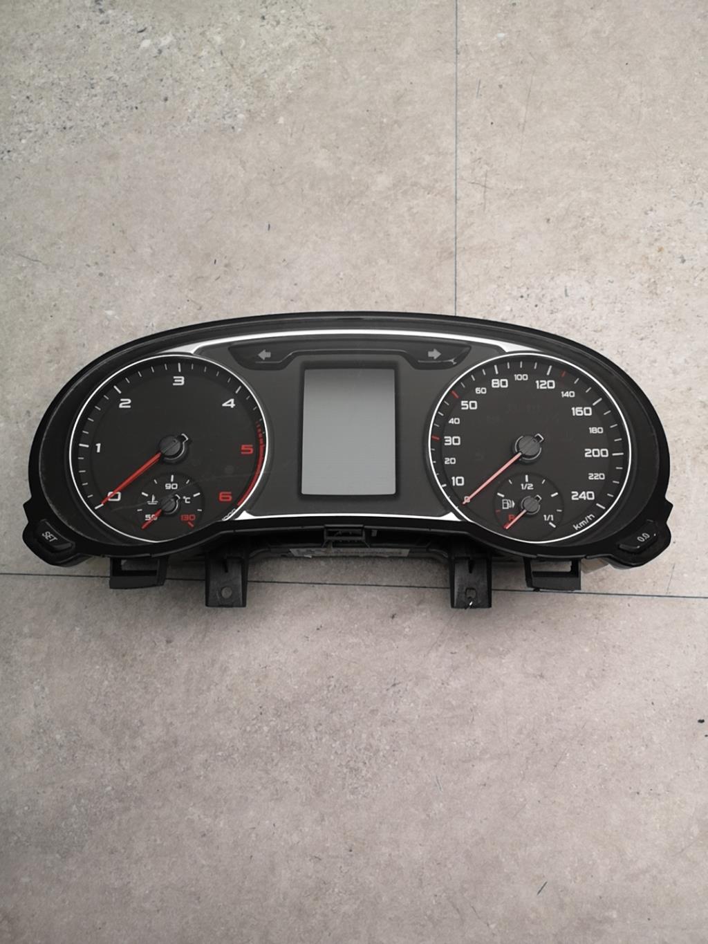 Compteur AUDI A1 1 PHASE 1 Diesel - 1