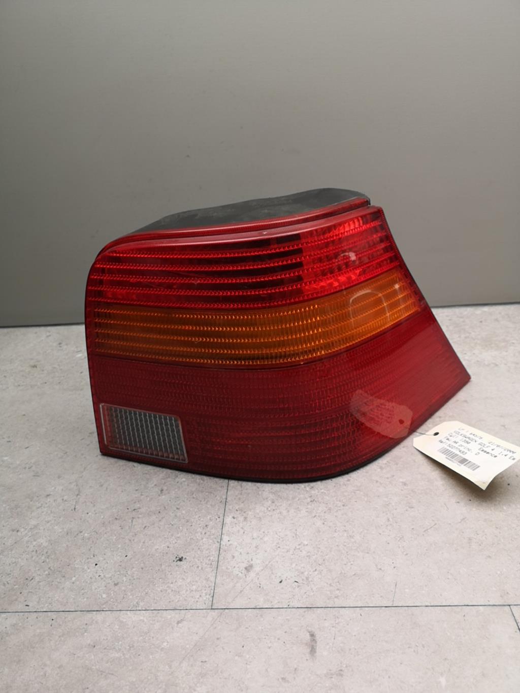 Fanale posteriore principale destro (luci) VOLKSWAGEN GOLF 4 Gasolina - 1