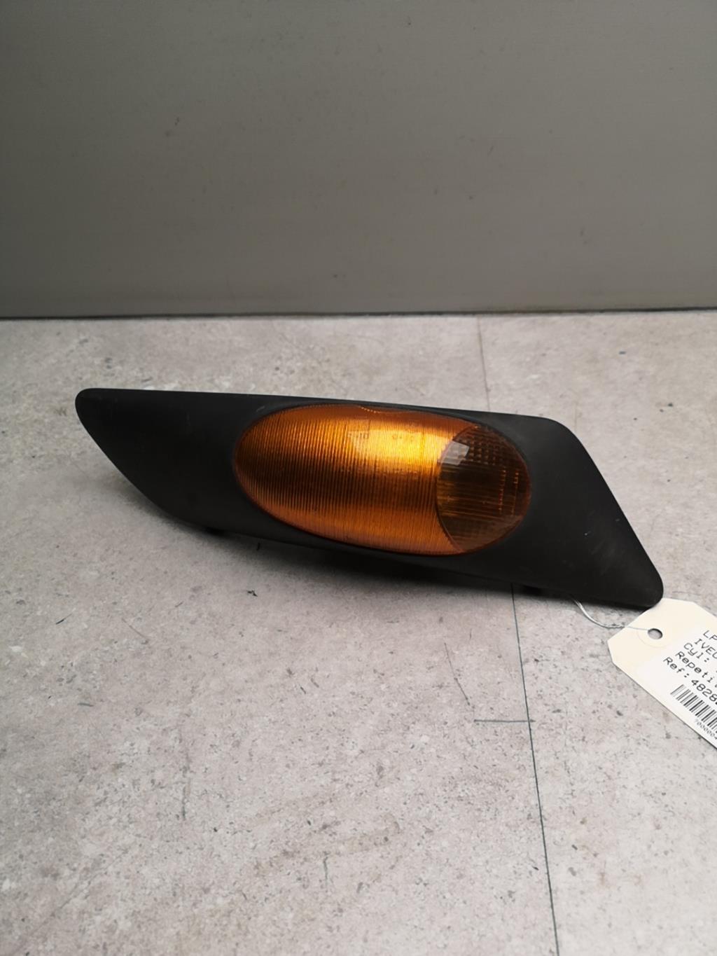 Ripetitore lampeggiante anteriore destro (Luci) IVECO DAILY 3 Diésel - 1
