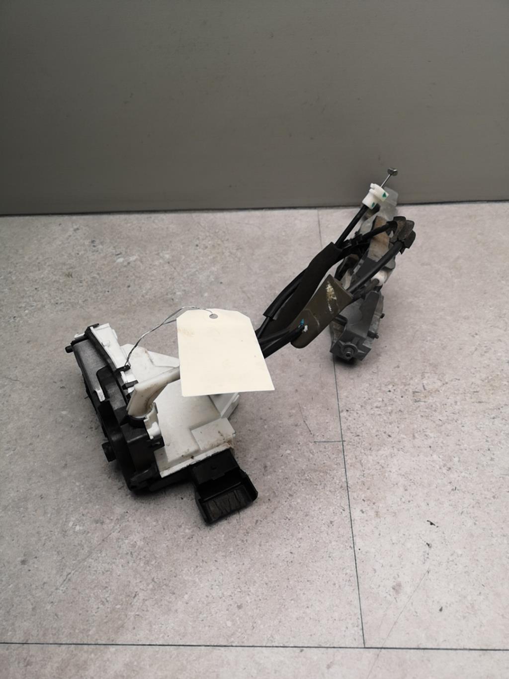 Serrure avant droit CITROEN DS3 PHASE 1 Diesel - 1