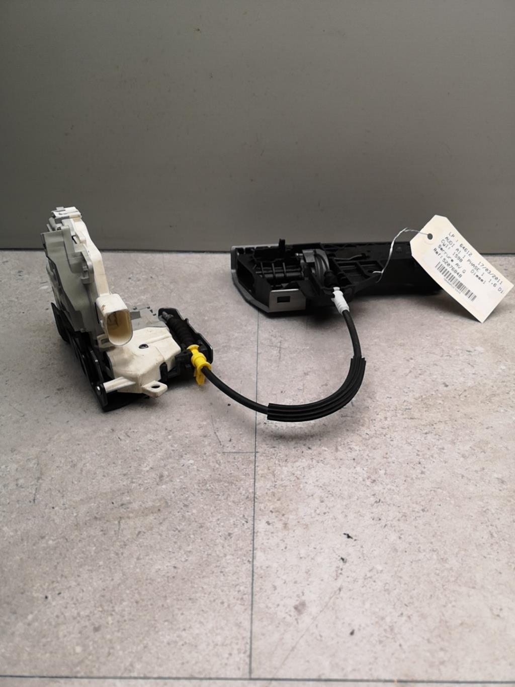 Serrure avant gauche AUDI A1 1 PHASE 1 Diesel - 1