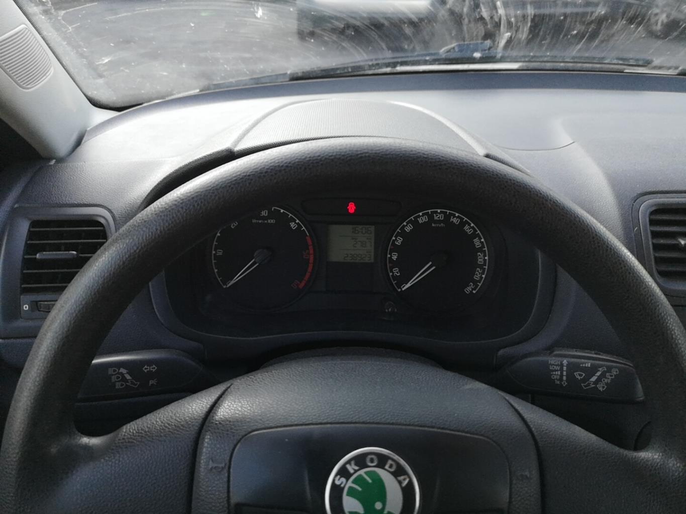 Boite de vitesses SKODA FABIA 2 PHASE 1 BREAK Diesel - 1