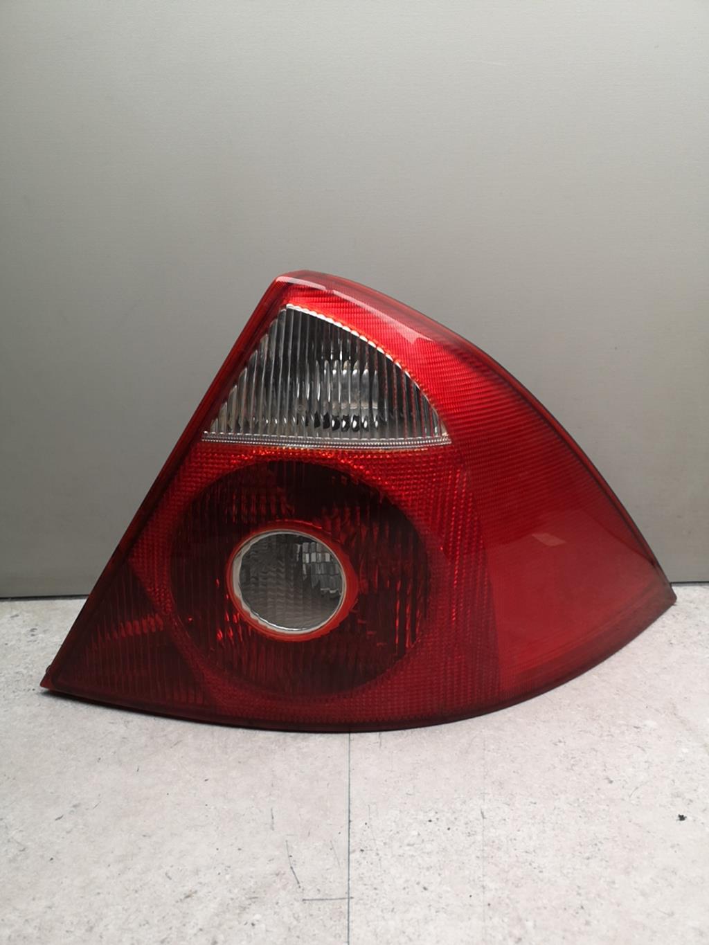 Fanale posteriore principale destro (luci) FORD MONDEO 2 Diésel - 1