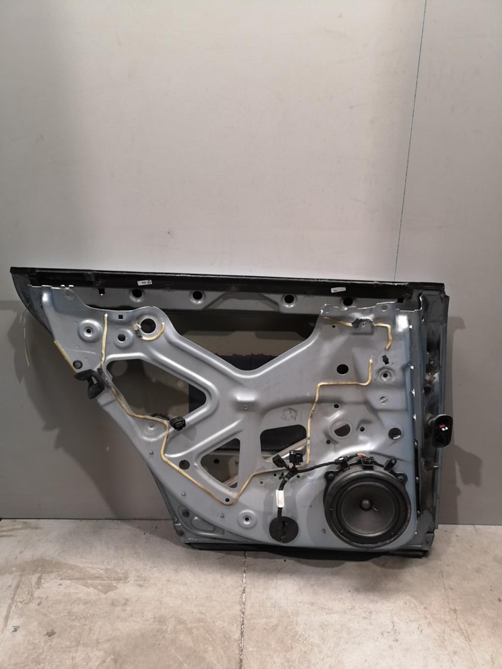 Porte arriere gauche AUDI A4 2 PHASE 2 Diesel - 1