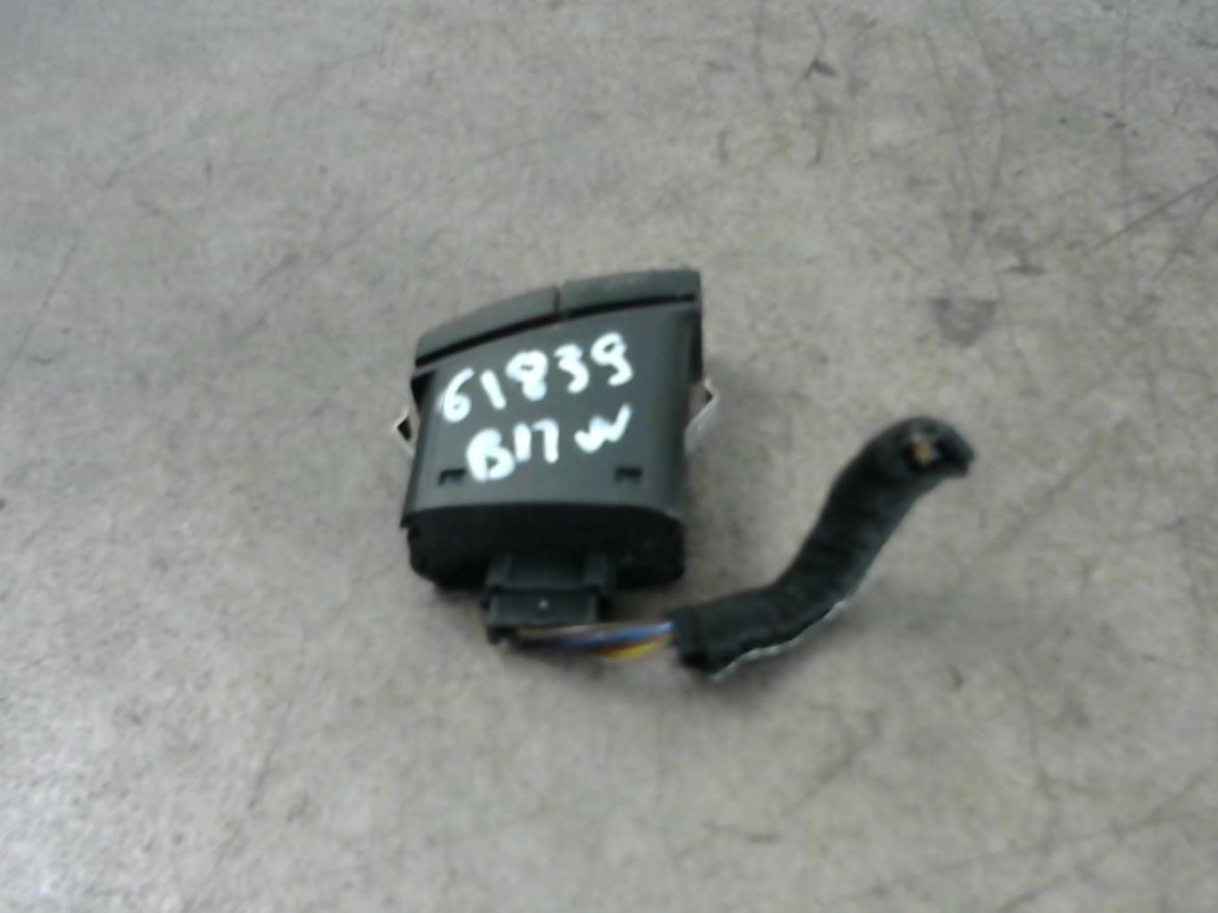 Bouton de warning BMW SERIE 5 E60 PHASE 2 Diesel - 1