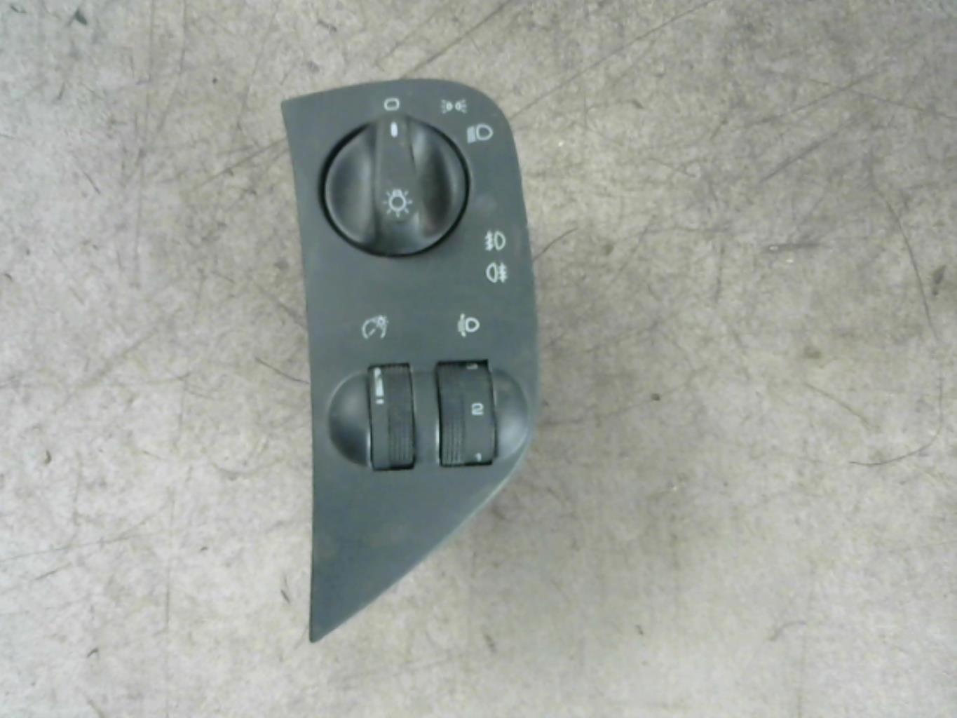 Commande de phare VOLKSWAGEN POLO 3 CLASSIC/FLIGHT Diesel - 1