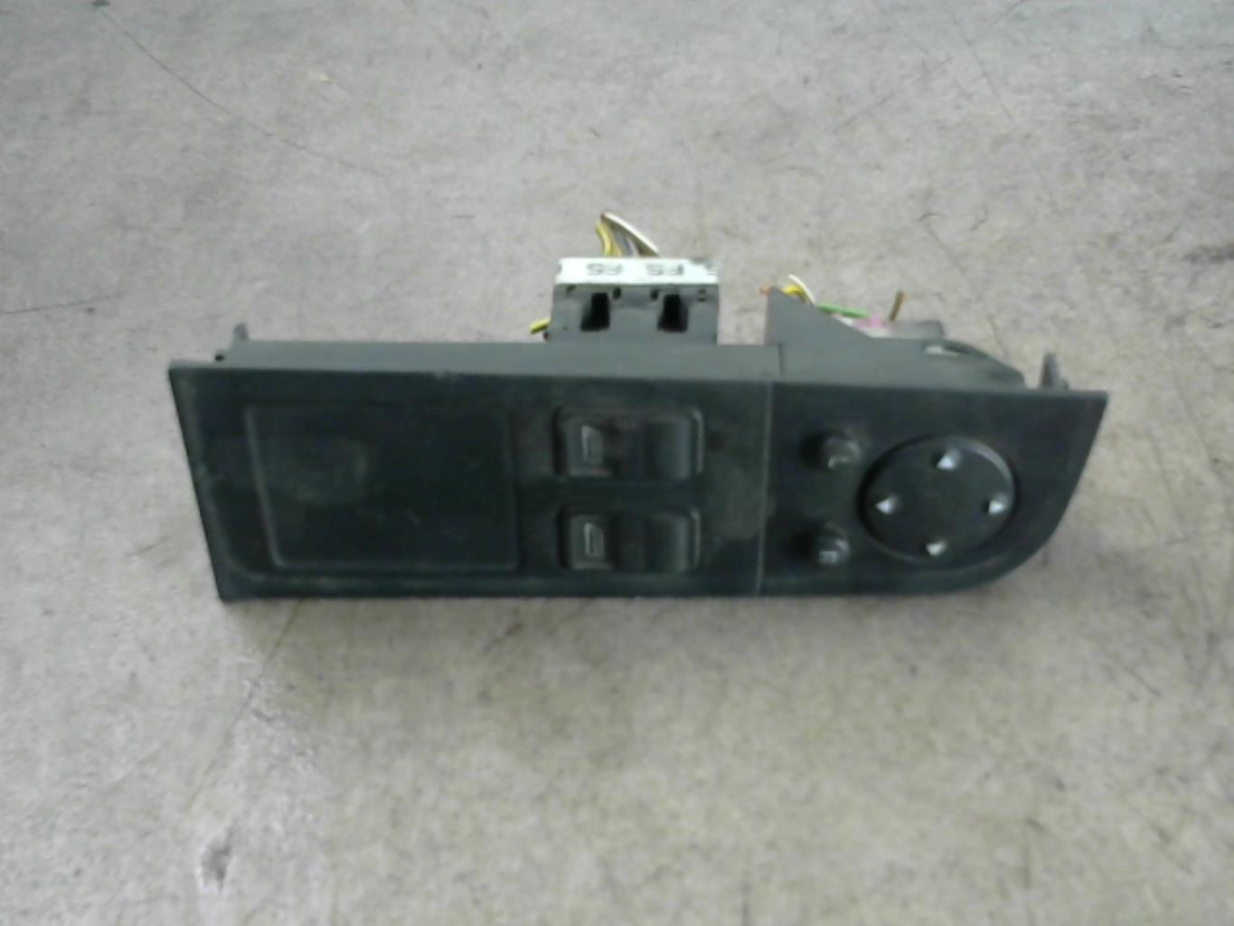 Interrupteur de leve vitre AUDI 80 3 PHASE 2 Essence - 1