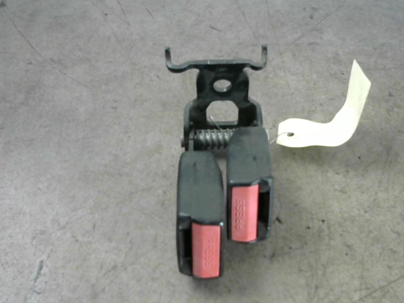 Aggancio cintura sicurezza posteriore sinistro RENAULT MEGANE 2 PHASE 2 BREAK Diésel - 1