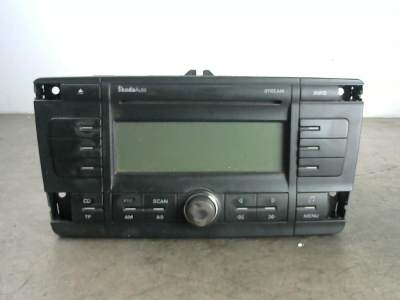 Autoradio SKODA OCTAVIA 2 PHASE 1 Diesel - 1