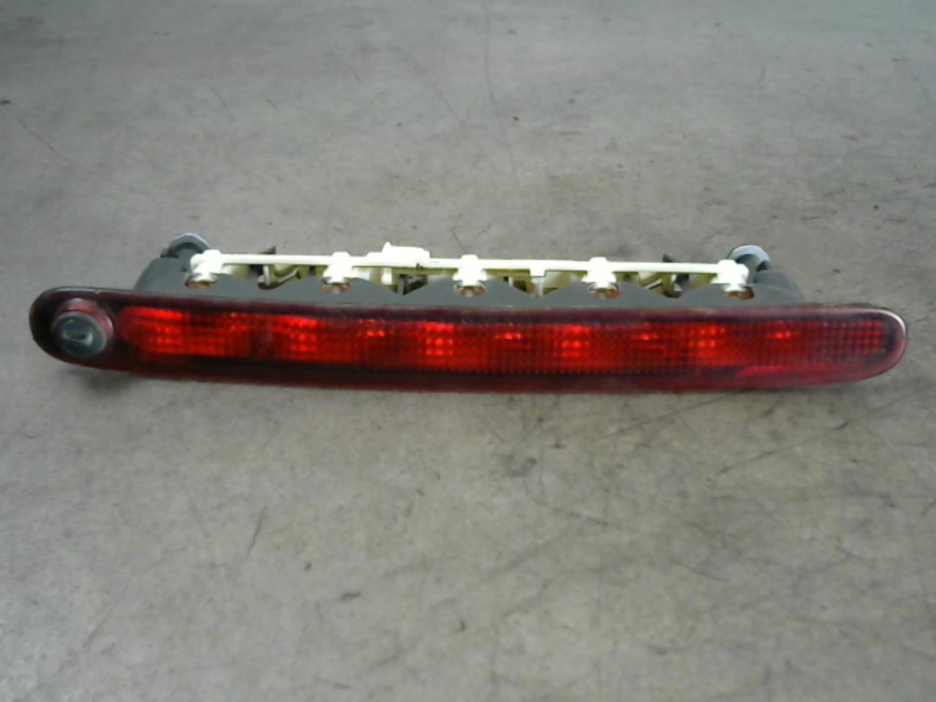 Feu arriere stop central SUZUKI SWIFT 3 Essence - 1