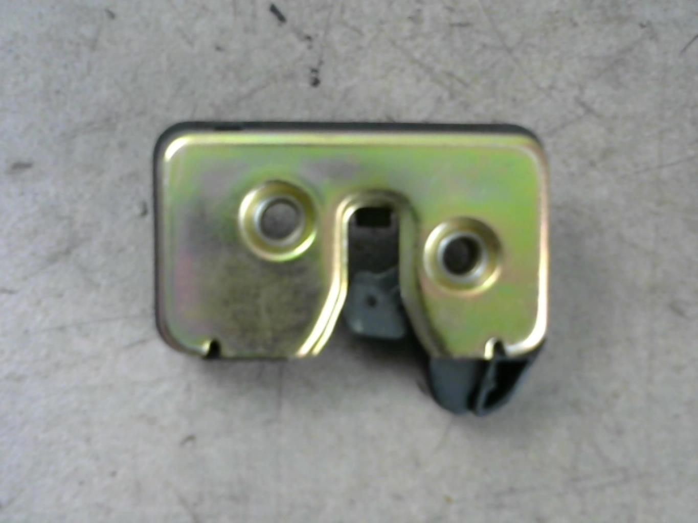 Serratura portellone posteriore VOLKSWAGEN POLO 3 PHASE 1 Gasolina - 1