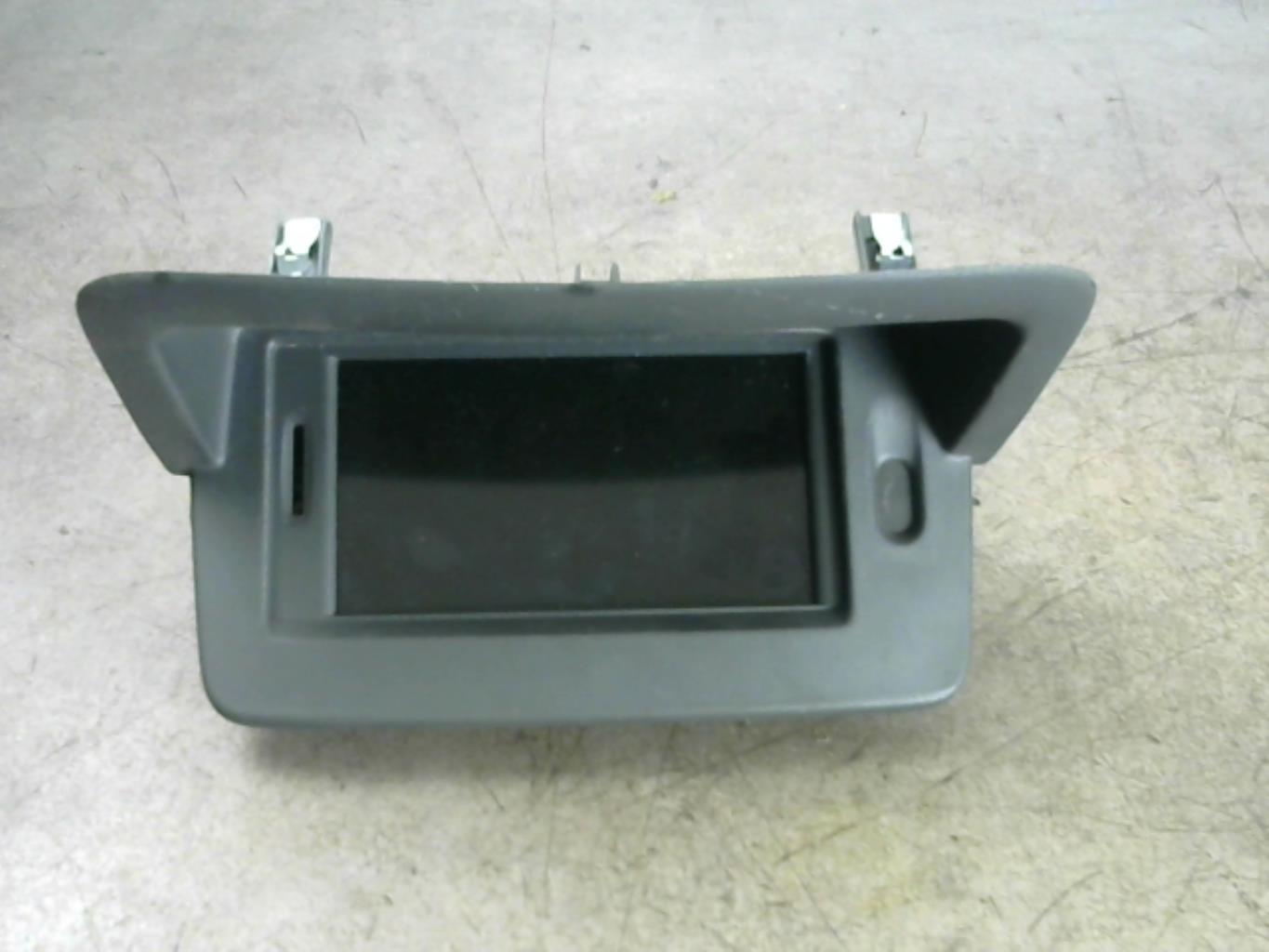 Ecran GPS RENAULT CLIO 3 PHASE 2 Diesel - 1