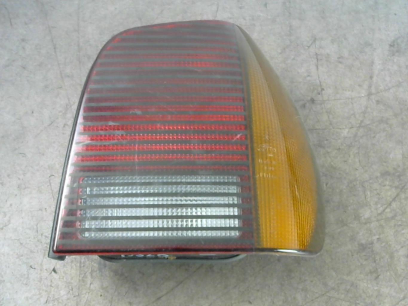 Fanale posteriore principale destro (luci) VOLKSWAGEN POLO 3 PHASE 1 Gasolina - 1