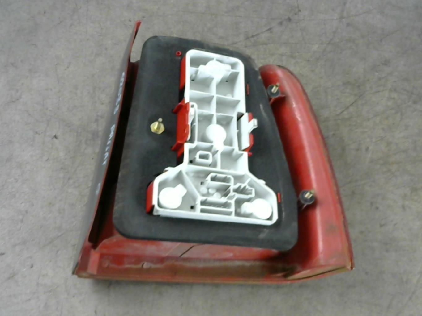 Fanale posteriore principale sinistro (luci) VOLKSWAGEN PASSAT 4 PHASE 1 Gasolina - 1