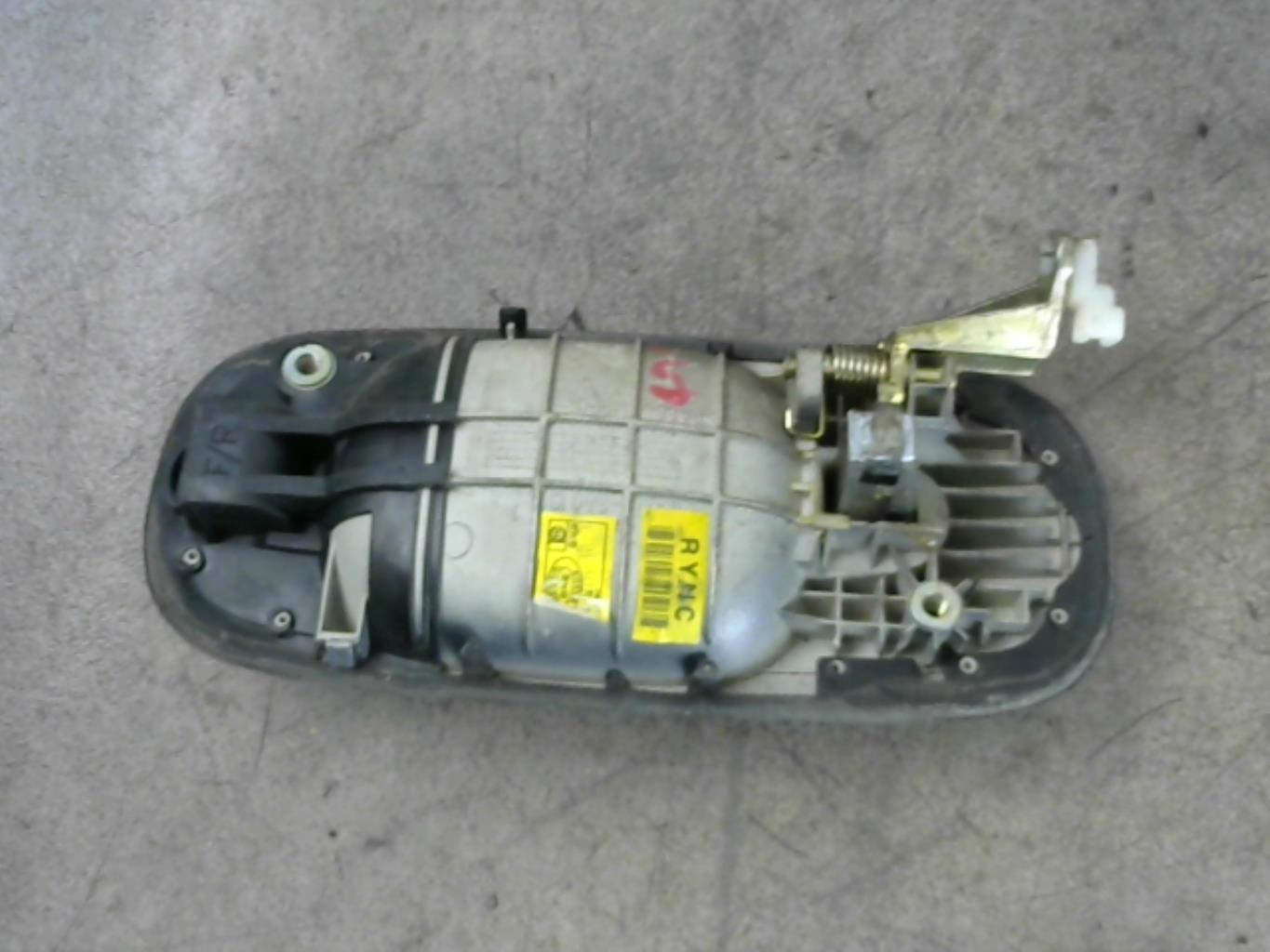Maniglia portiera posteriore destra HYUNDAI TRAJET Diésel - 1