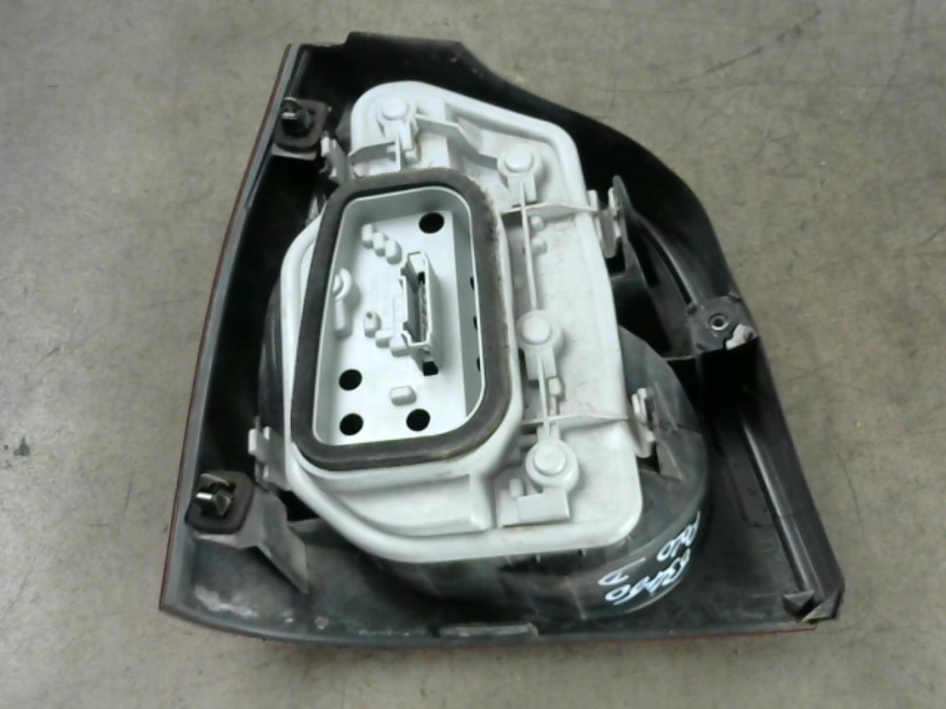 Fanale posteriore principale destro (luci) VOLKSWAGEN POLO 4 PHASE 1 Gasolina - 1