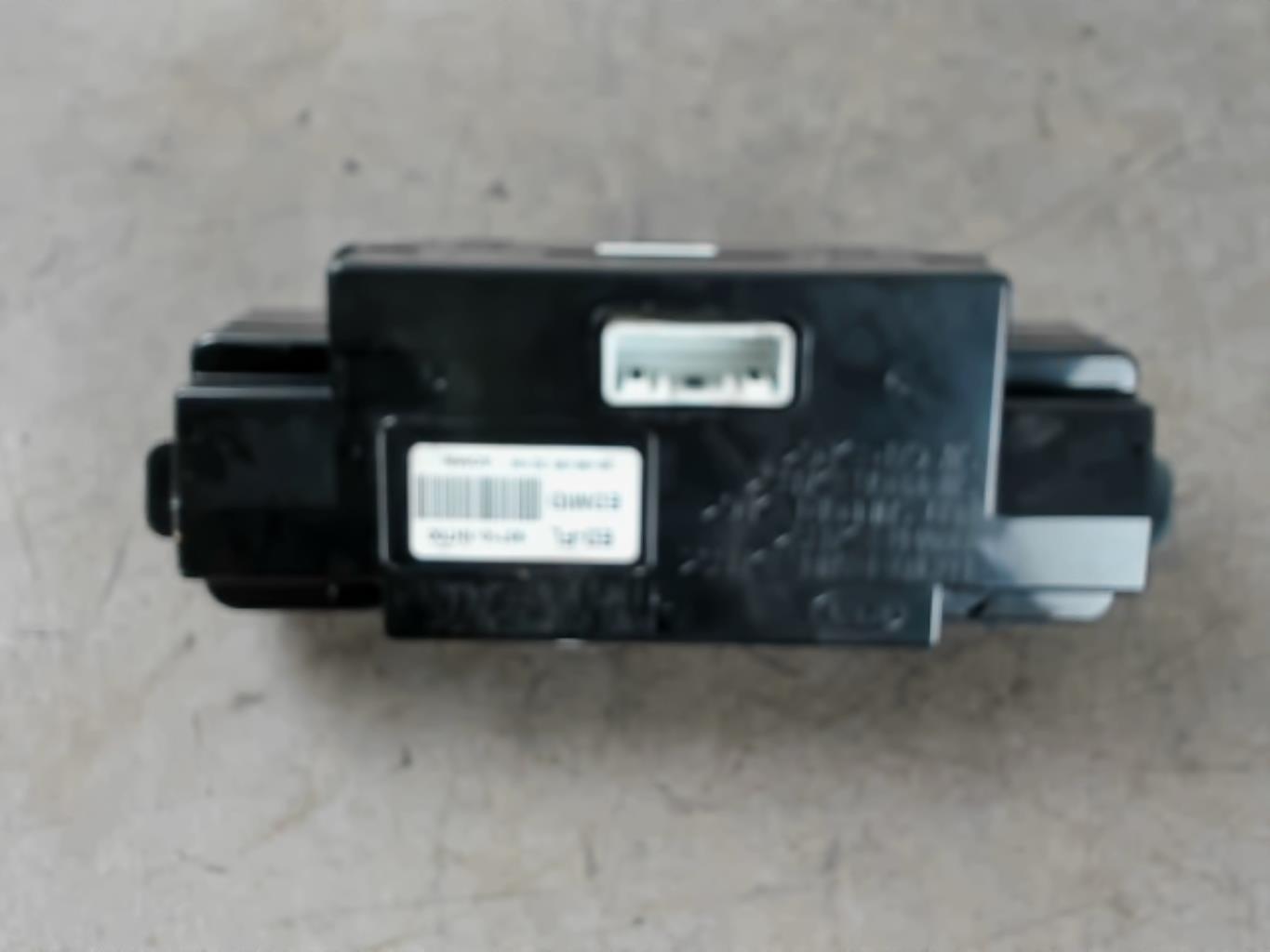 Monitor display KIA CEE-D 1 SPORT WAGON PHASE 2 BREAK Diésel - 1