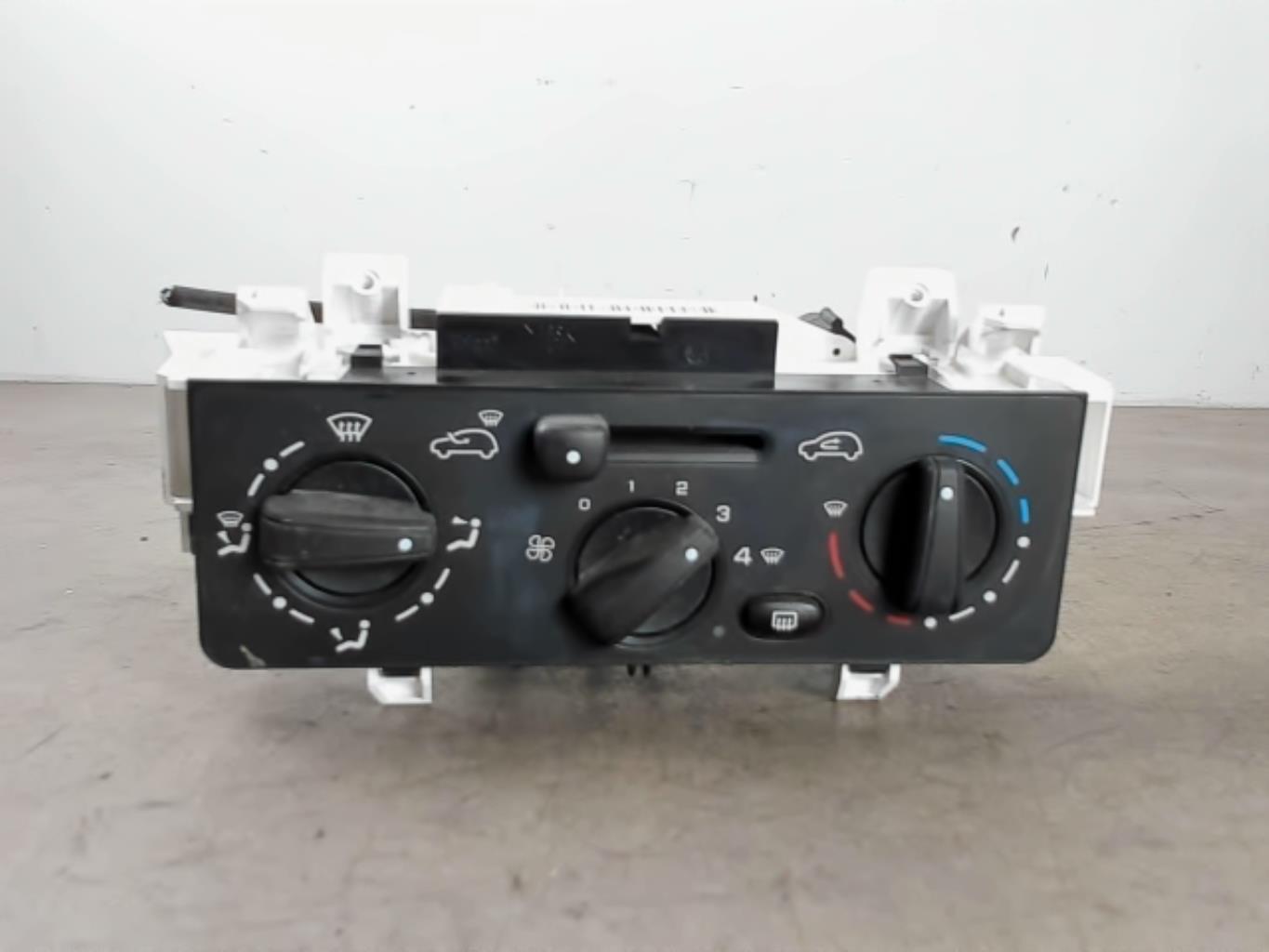 Commande chauffage CITROEN C3 1 PHASE 2 Essence - 1