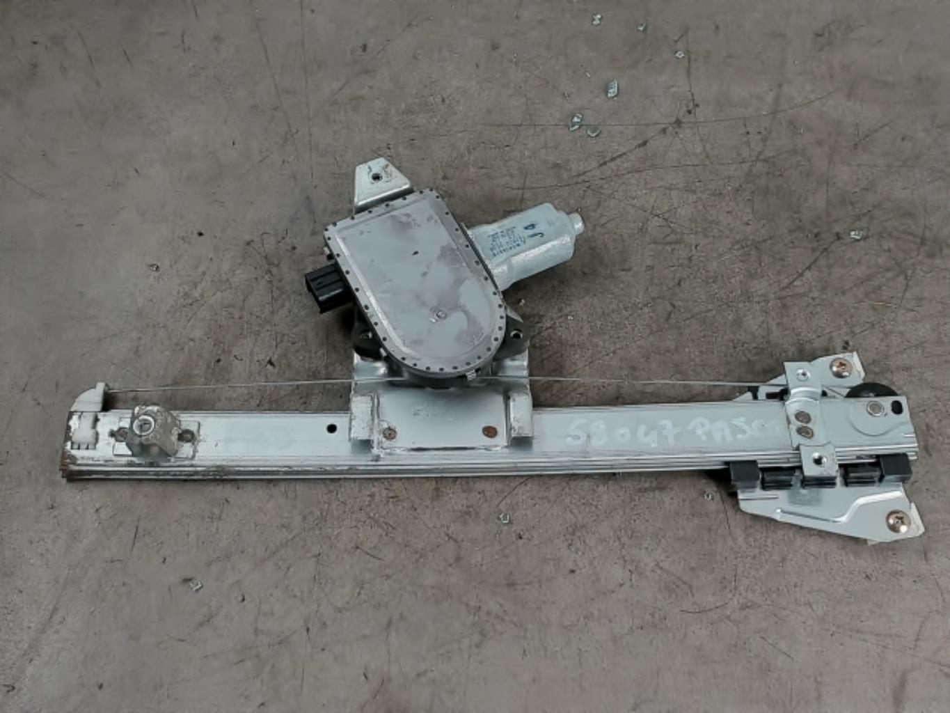 Alzacristalli elettrico posteriore destro MITSUBISHI PAJERO 3 PHASE 1 Diésel - 1